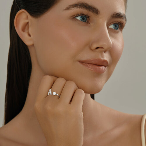 Кольцо из серебра с фианитами с буквой «А» из родированное серебро — вид 3