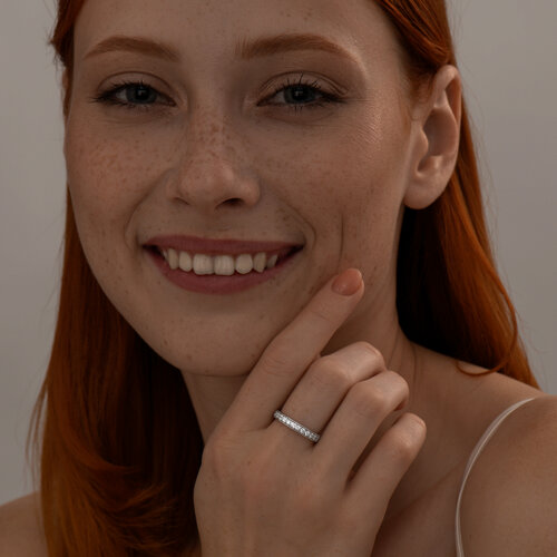 Кольцо из серебра с фианитами из серебро — вид 3