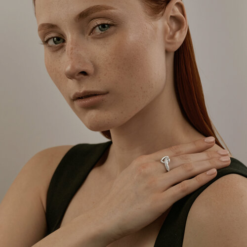 Кольцо из серебра с фианитами из серебро — вид 4