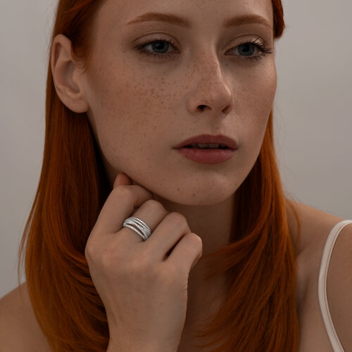 Кольцо из серебра с фианитами из серебро — вид 2