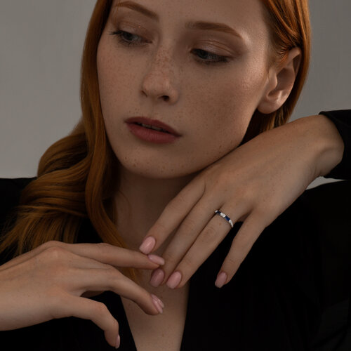 Кольцо из серебра с фианитами из серебро — вид 4