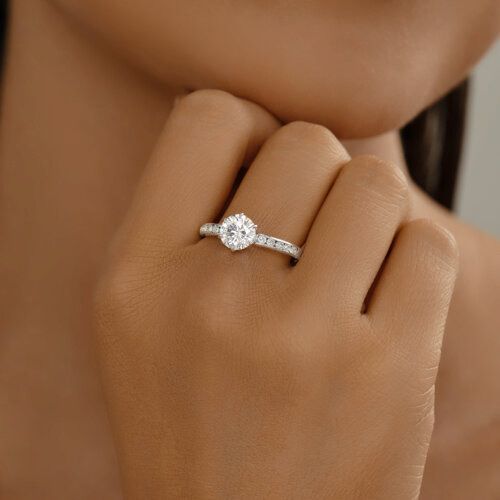 Кольцо из серебра с фианитами из серебро — вид 2