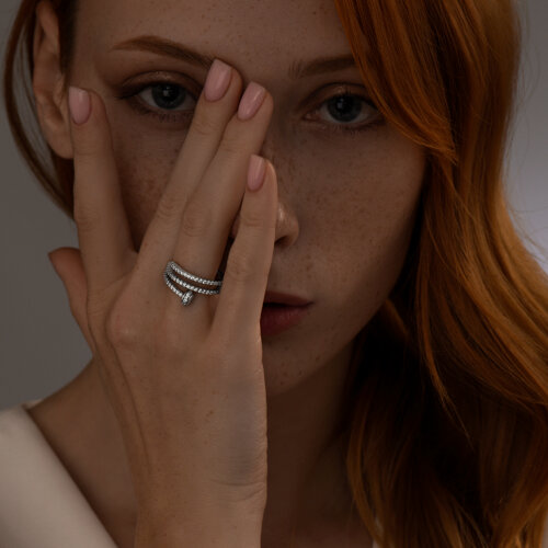 Кольцо из серебра с фианитами из серебро — вид 3