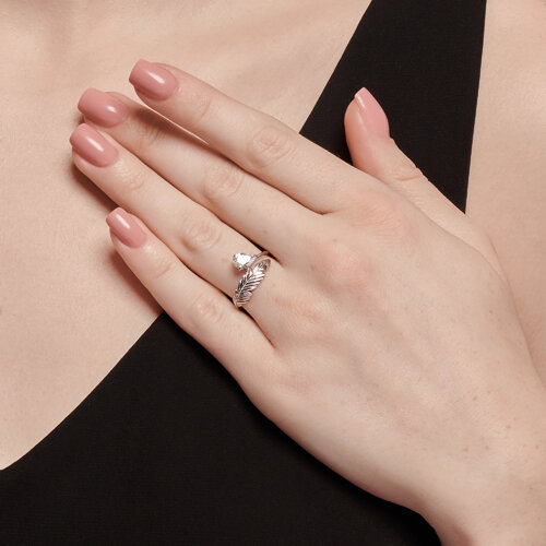 Кольцо из серебра с фианитом из серебро — вид 3