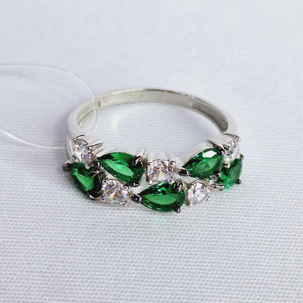 Кольцо из серебра с фианитами - видео на модели