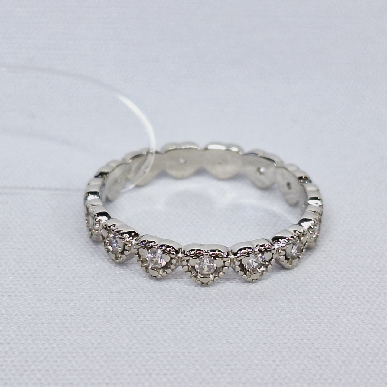 Кольцо из серебра с фианитами - видео на модели