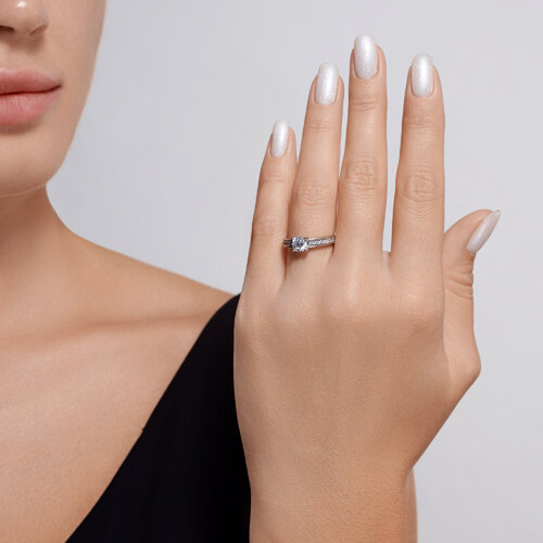 Кольцо из серебра с фианитами из серебро — вид 3