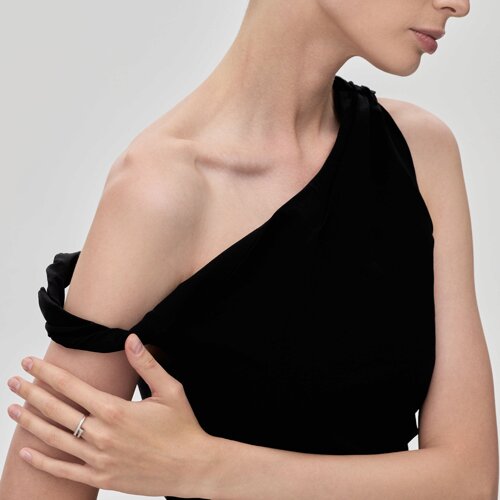 Кольцо из серебра с фианитами из серебро — вид 4