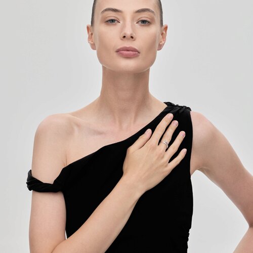 Кольцо из серебра с фианитами из серебро — вид 4