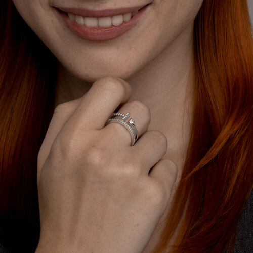 Кольцо из серебра с фианитами из серебро — вид 3