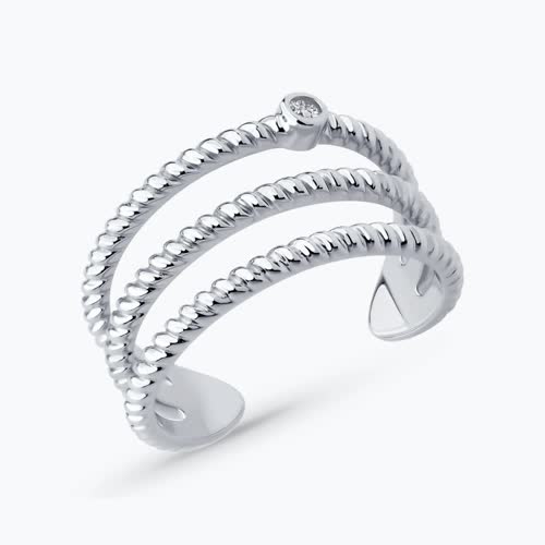 Кольцо из серебра с фианитом - видео на модели