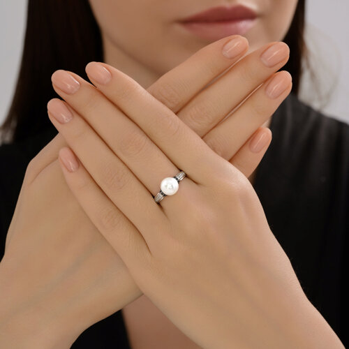 Кольцо из серебра с жемчугом и фианитами из серебро — вид 4