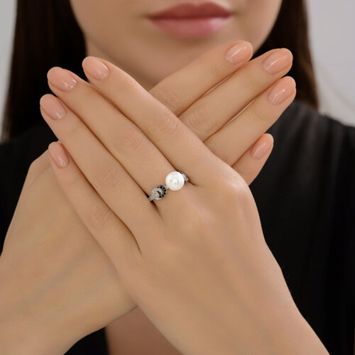 Кольцо из серебра с синтетическим жемчугом и фианитами из серебро — вид 4