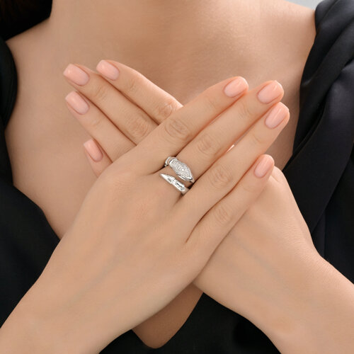 Кольцо из серебра с фианитами из серебро — вид 3