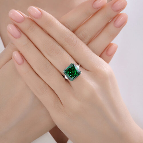 Кольцо из серебра с фианитами из серебро — вид 4