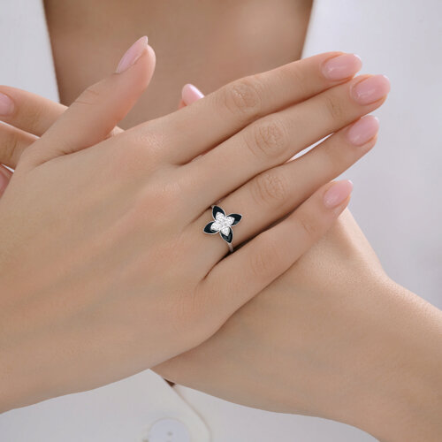 Кольцо из серебра с фианитами и эмалью из серебро — вид 3