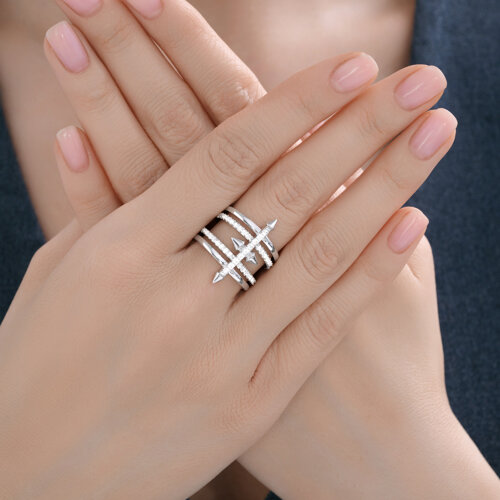 Кольцо из серебра с фианитами из серебро — вид 3