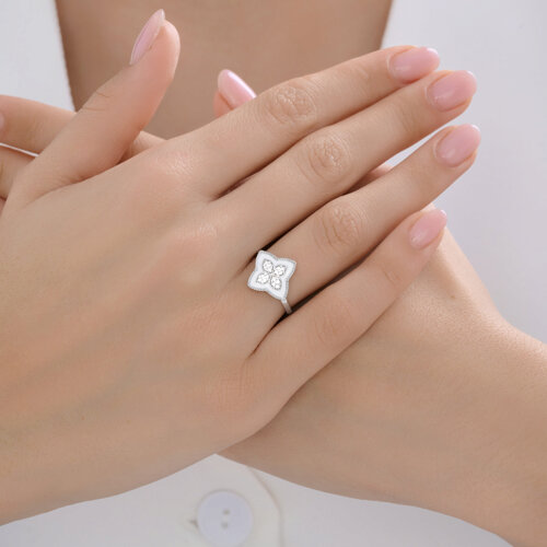 Кольцо из серебра с фианитами и эмалью из серебро — вид 3