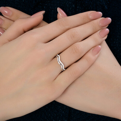 Кольцо из серебра с фианитами из серебро — вид 4