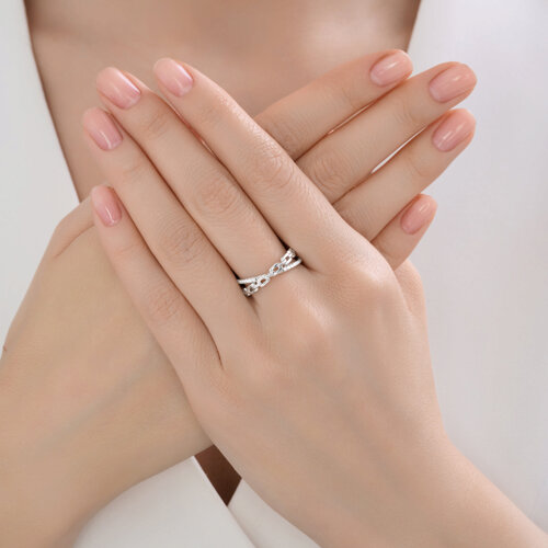 Кольцо из серебра с фианитами из серебро — вид 3