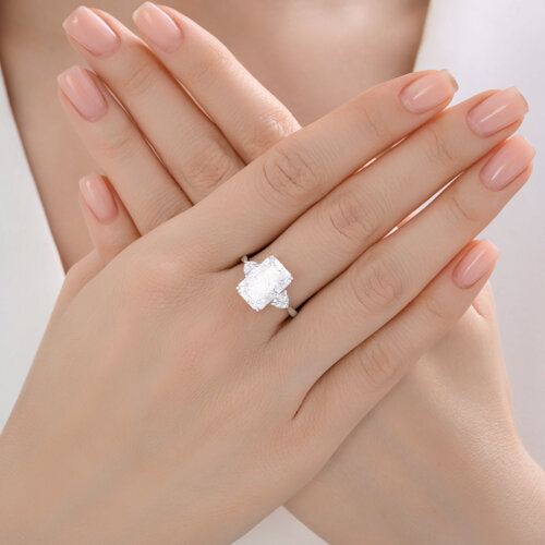 Кольцо из серебра с фианитами из серебро — вид 4