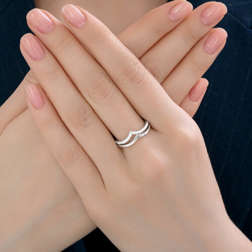 Кольцо из серебра с фианитами из серебро — вид 3