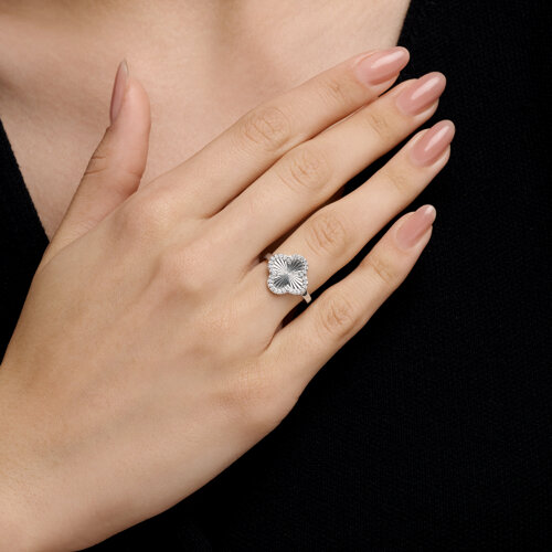 Кольцо из серебра с фианитами из серебро — вид 4