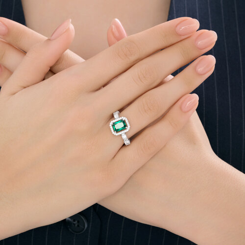 Кольцо из серебра с фианитами из серебро — вид 4