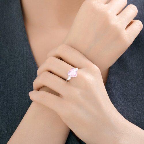 Кольцо из серебра с фианитами из серебро — вид 3