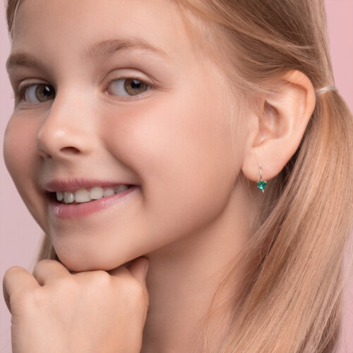 Серьги из серебра с зелеными фианитами из серебро — вид 2