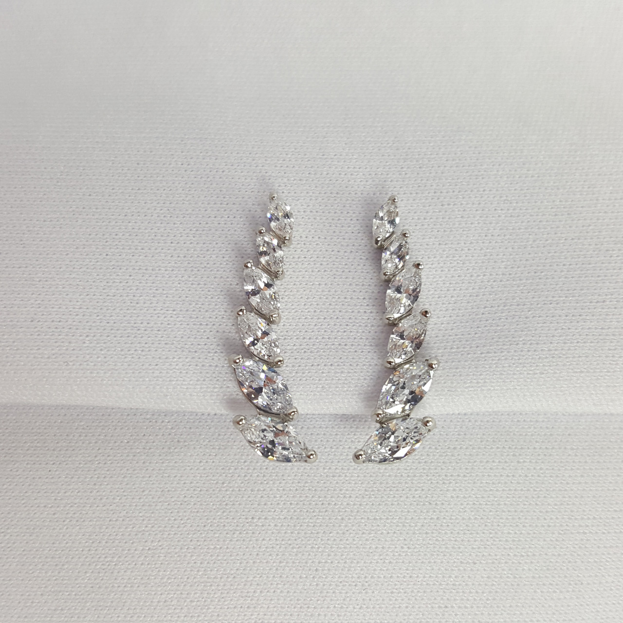 Серьги из серебра с фианитами