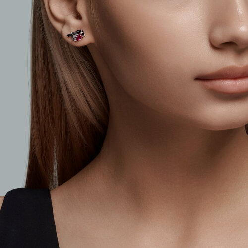 Серьги из серебра с бесцветными, красными и чёрными фианитами из серебро — вид 3