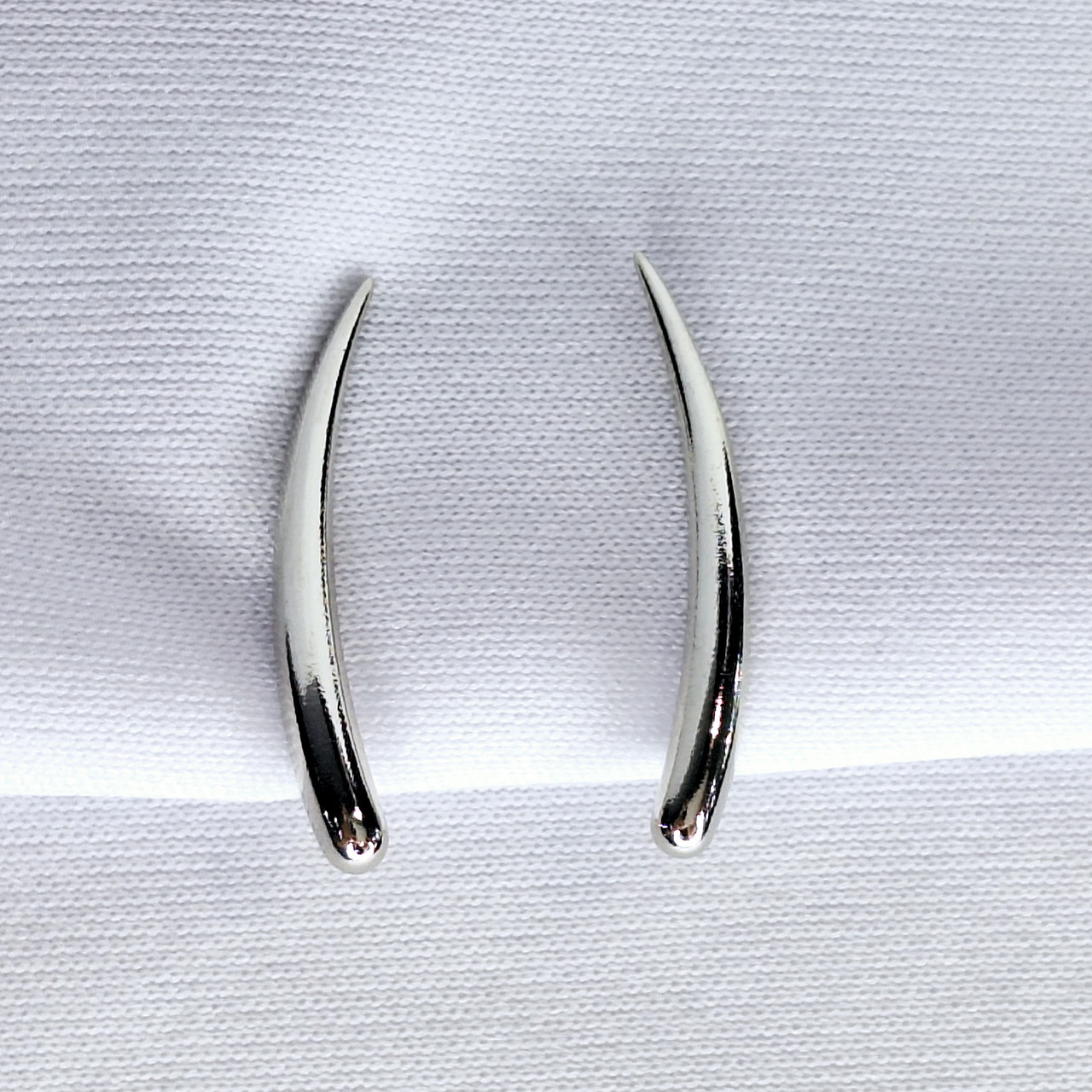 Серьги из серебра - видео на модели