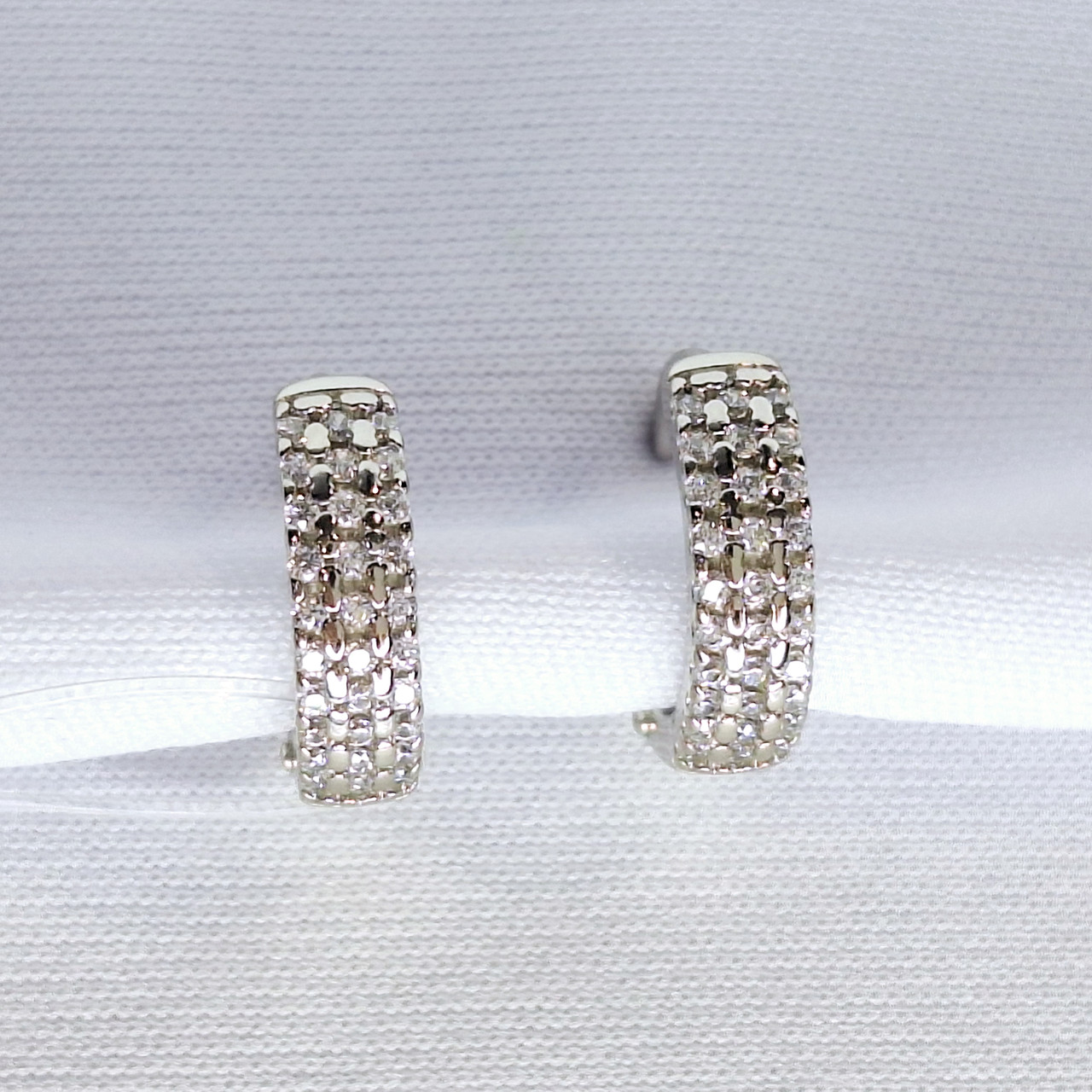 серьги - видео на модели