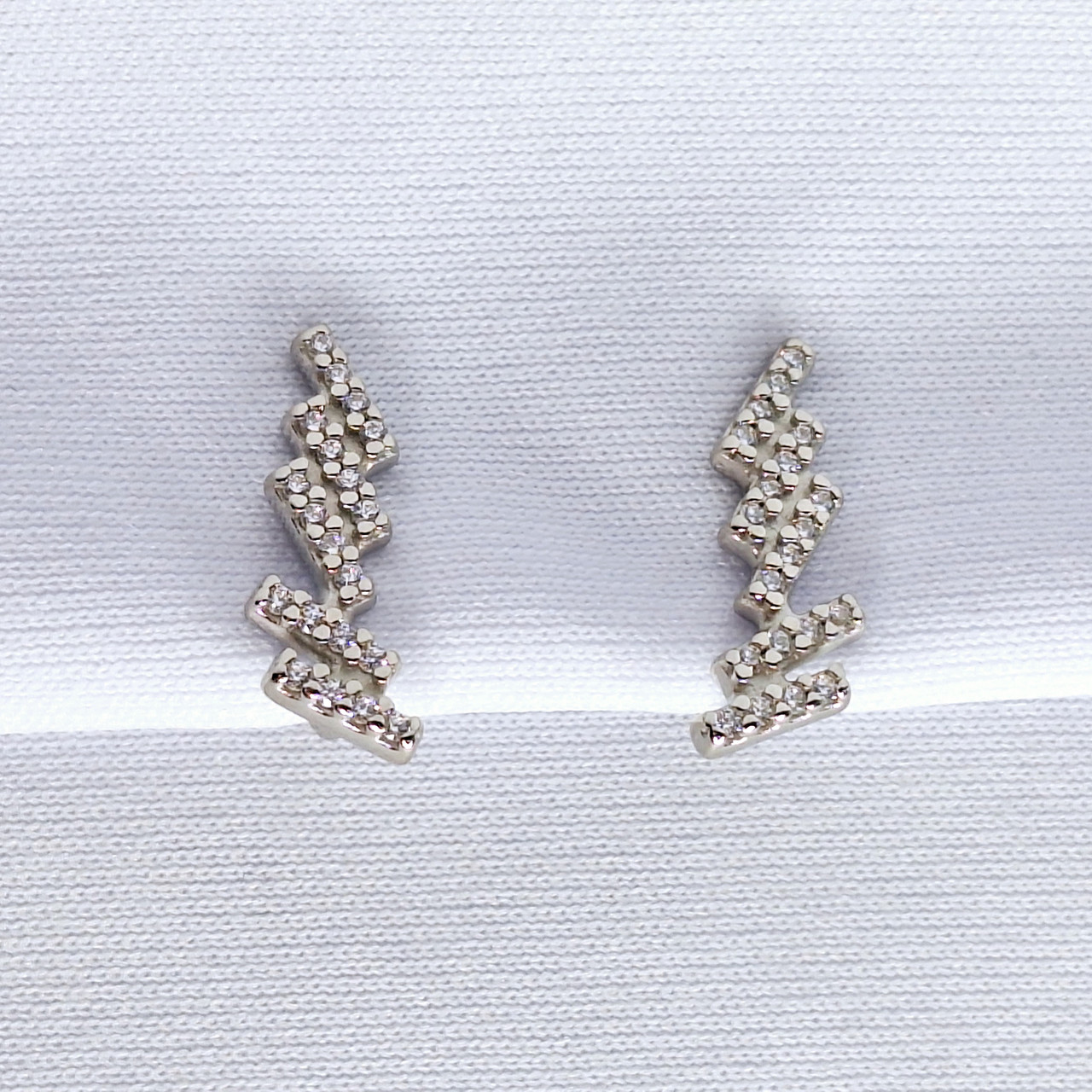 Серьги из серебра с фианитами - фото 1