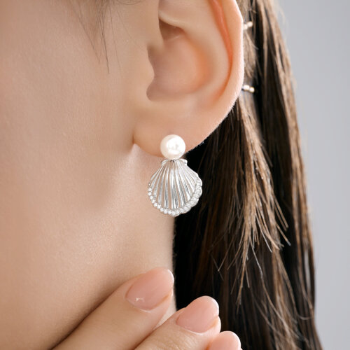 Серьги из серебра с синтетическим жемчугом и фианитами из серебро — вид 3