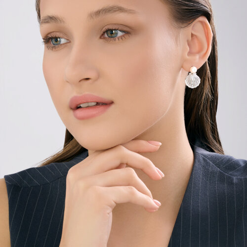 Серьги из серебра с синтетическим жемчугом и фианитами из серебро — вид 4