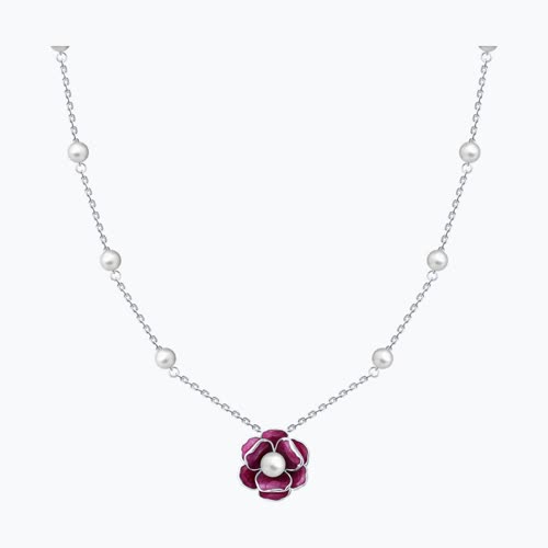 Колье из серебра с синтетическим жемчугом - видео на модели