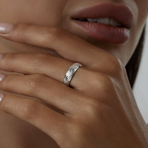 Обручальное кольцо из серебра с гравировкой из серебро — вид 4