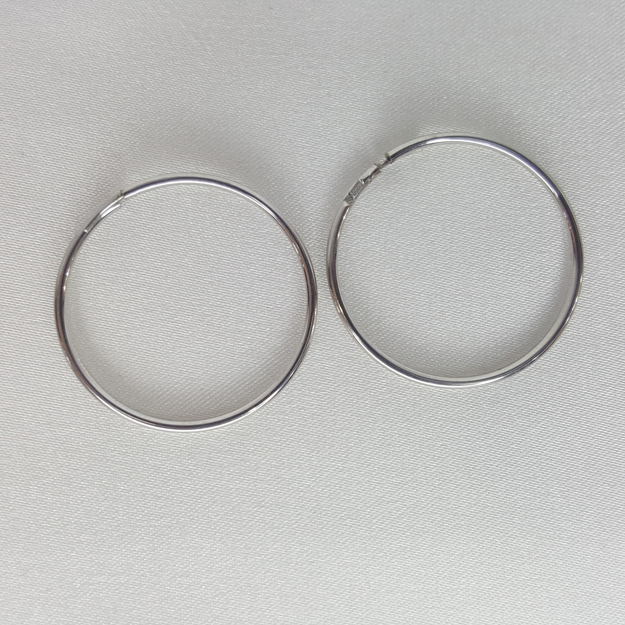 Серьги конго из серебра - видео на модели