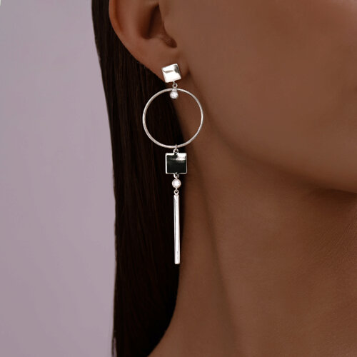 Серьга из серебра с фианитами из серебро — вид 2