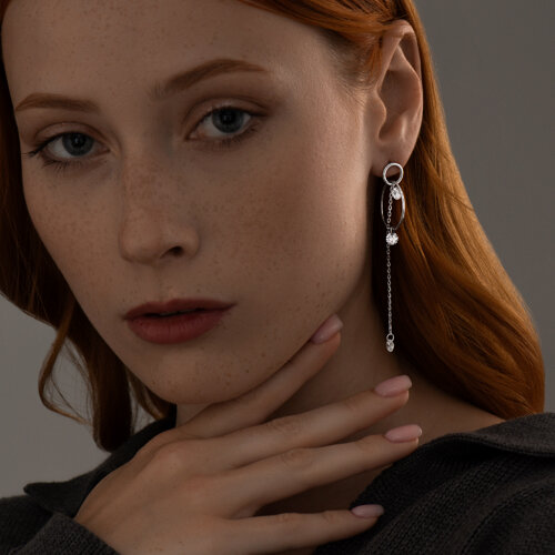 Серьга из серебра с фианитами из серебро — вид 3