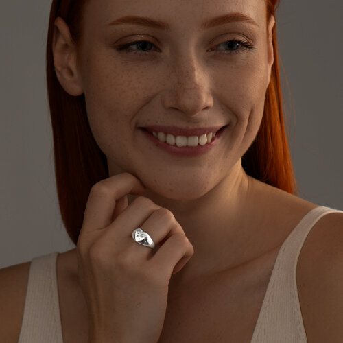 Кольцо из серебра с фианитами из серебро — вид 4