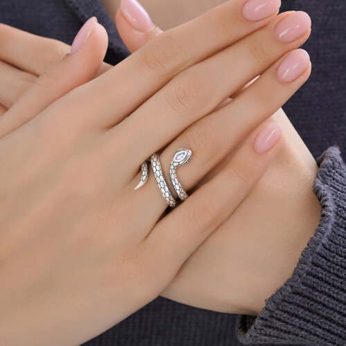 Кольцо из серебра с фианитами из серебро — вид 3