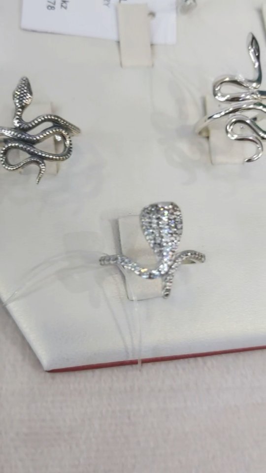 Видеообзор украшений — 3 товаров