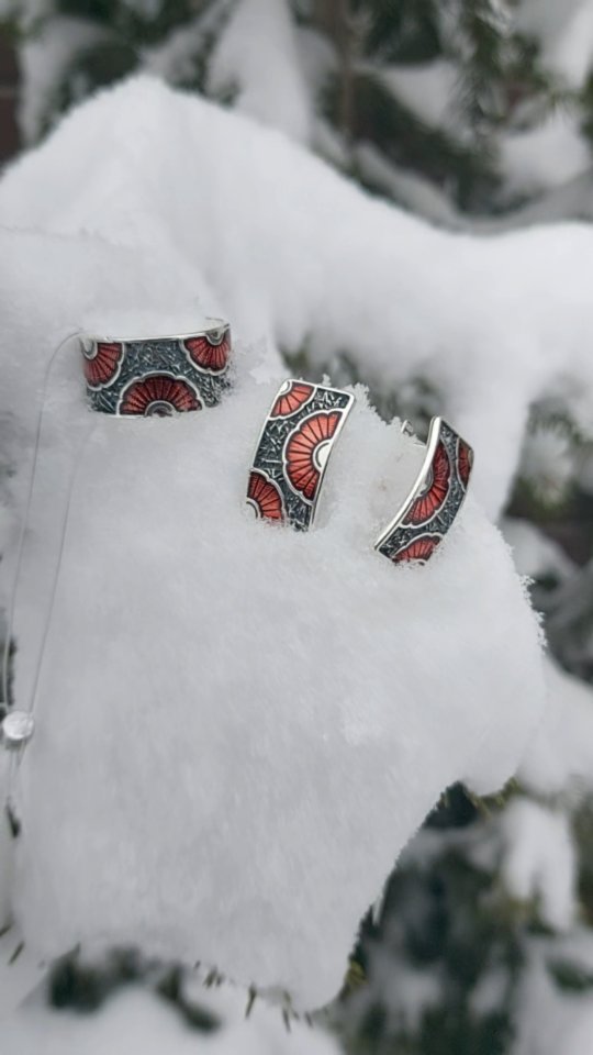 Видеообзор украшений — 2 товаров