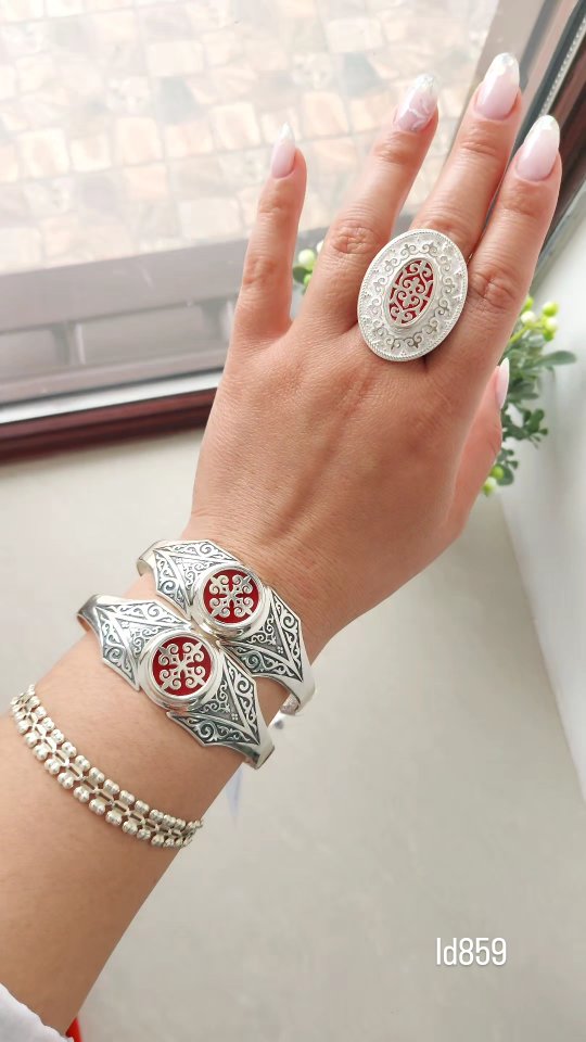 Видеообзор украшений — 4 товаров