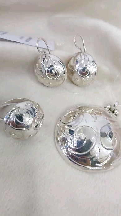 Видеообзор украшений — 3 товаров