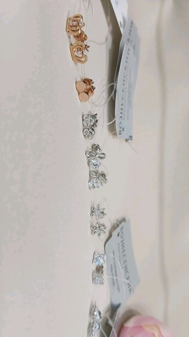 Видеообзор украшений — 2 товаров