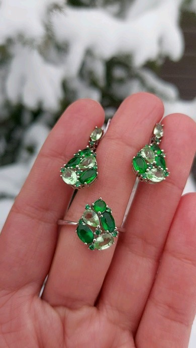 Видеообзор украшений — 2 товаров